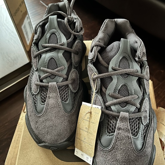 Brand NW/ Tags Yeezy 500 Utility Black.
From Yeezys Last Drop Ever on Confirmed. - Picture 8 of 8